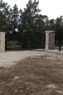 Черна порта от профилна тръба