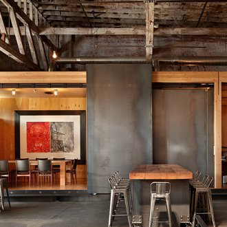 Солидна таванска таванска стая