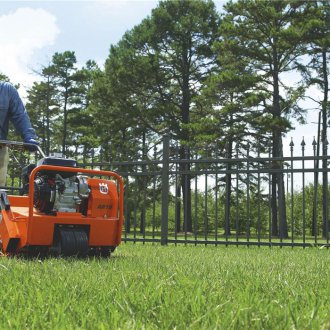 Verticutter untuk penjagaan rumput