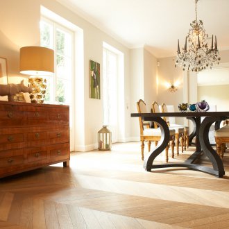 Паркет коледно дърво в модерен стил