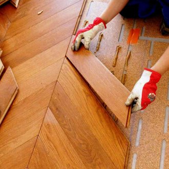 Монтиране на паркет за коледно дърво