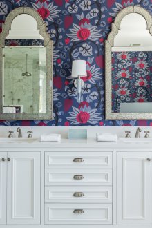 Sconce lamp in the bathroom