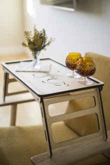 Твърда маса за закуска