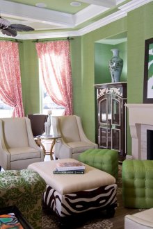 Дневна с контрастираща комбинация от розово и зелено