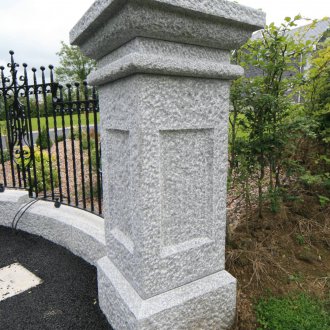 Стълбове за порти от гранит