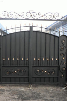 Метални стълбове за порти