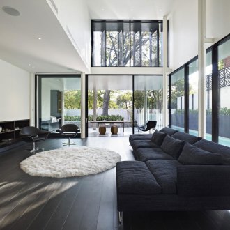 Черен ламинат в къщата