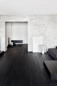 Минималистичен черен ламинат