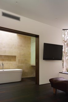 Черен ламинат устойчив на влага