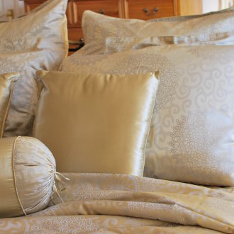 Selimut berpola sutera