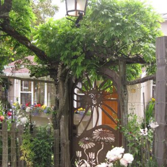 Метална сводеста порта