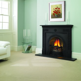 Пастелно зеленото прави хола по-просторен.