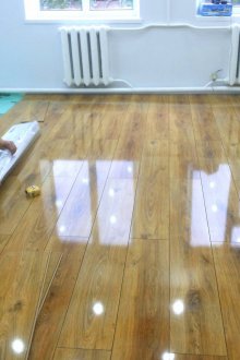 Монтаж на лъскав ламинат