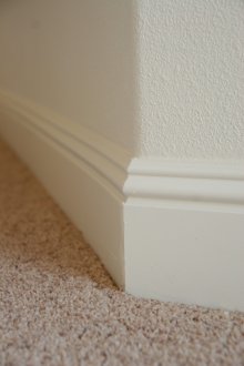 Резбован плот в интериора