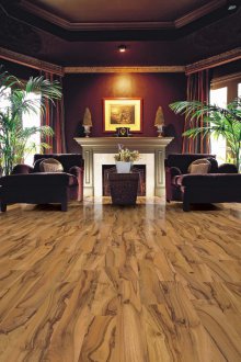 Орехов замък ламинат