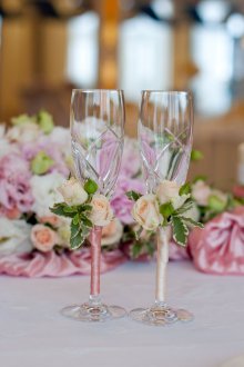 Сватбени очила в пастелни цветове