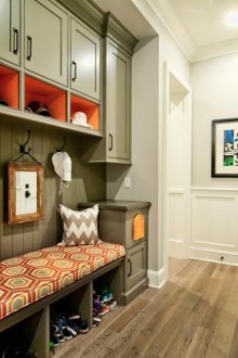 Мебели за тесни пътеки