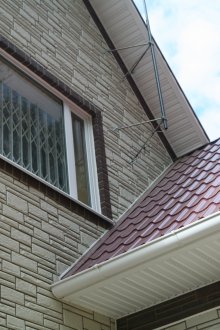 Stone siding cladding