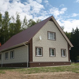 Мазе сайдинг кафяв