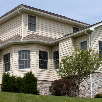 Бежов винилов сайдинг