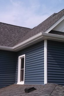 Син винилов сайдинг