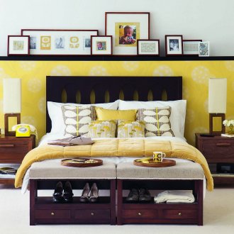 Yellow protruding panel in the bedroom