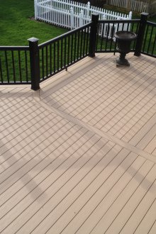 Светъл градински паркет