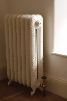 Бяла чугунена батерия