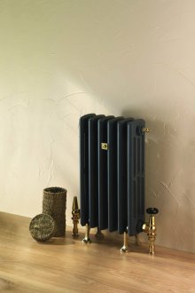 Чугунена батерия със златен кран