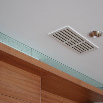 Gril pengudaraan siling