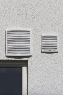 Gril pengudaraan Louvre