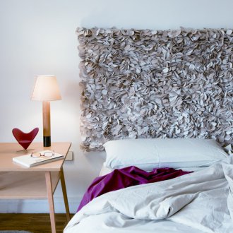 Декоративен килим на стената