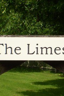 Бяла чиния на къщата