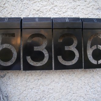 Черна плоча на къщата