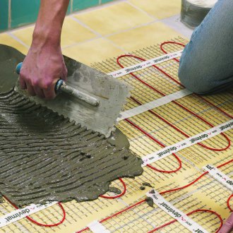 Съединител на топлоизолиран под под балатум