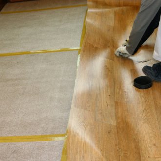 Полагане на линолеум на топъл под