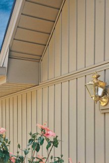 Монтаж на вертикален сайдинг