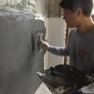 Сива циментова замазка