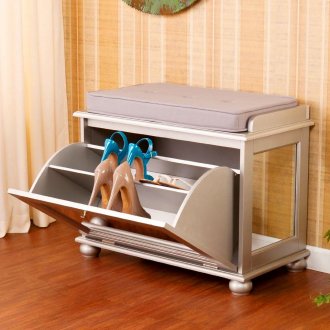 Удобен татус с издърпващ се рафт с обувки