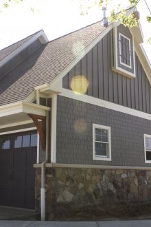 Сив сайдинг под бар