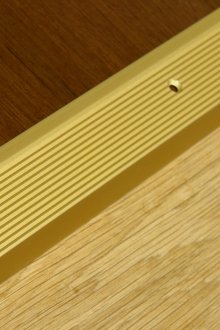 Прагов ъглов ламинат