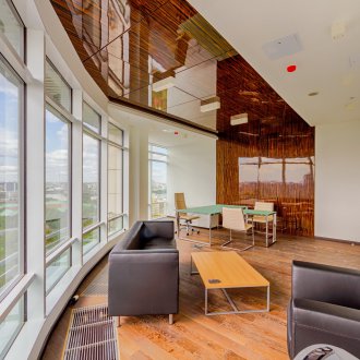 Фурнировани гланцирани таванни панели