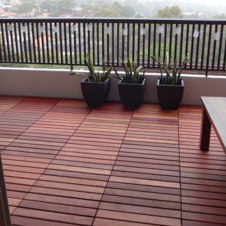 Паркет на балкона