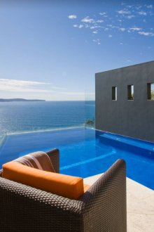 Спускане по басейна