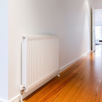 Бял под радиатор