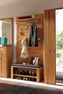 Съблекалня с рафтове за обувки