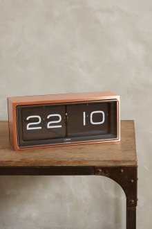 Електрически часовник в хола