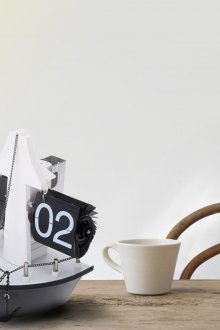 Оригинален часовник в хола