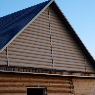 Сайдинг блок къща под дънер