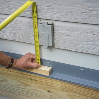 Сайдинг блок къща под дърво